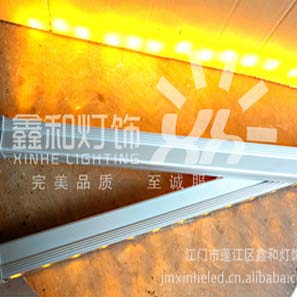 洗墻燈廠家    高亮度戶(hù)外防水大功率LED洗墻燈 48珠RGB