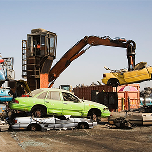 轎車報廢 老舊機(jī)車 事故車汽車報廢解體 報廢汽車