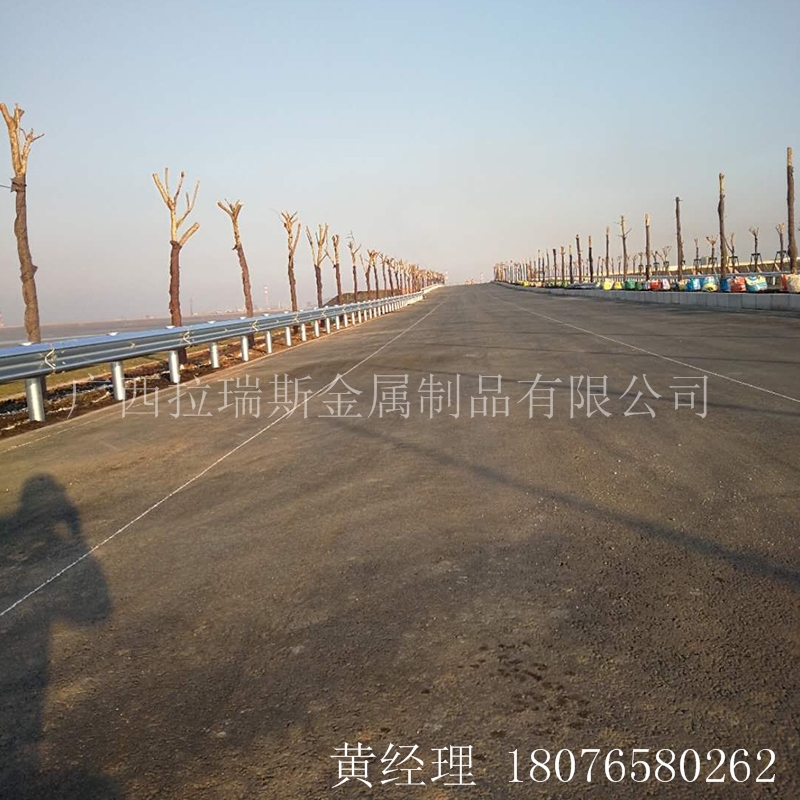 海南高速公路護(hù)欄 波形護(hù)欄廠家今日直銷價格