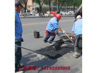 江西九江春季公路養(yǎng)護(hù)之坑槽修補(bǔ)瀝青冷料